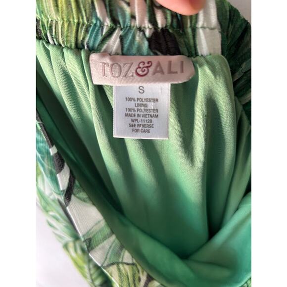 Roz & Ali skirt size small /medium green tropical leaf floral print mid length - Picture 5 of 9